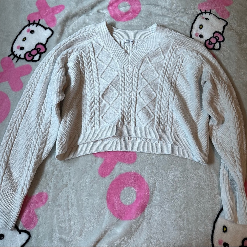 Women’s Ardene white cropped Cable Knit V-Neck Sweater size extra small / small